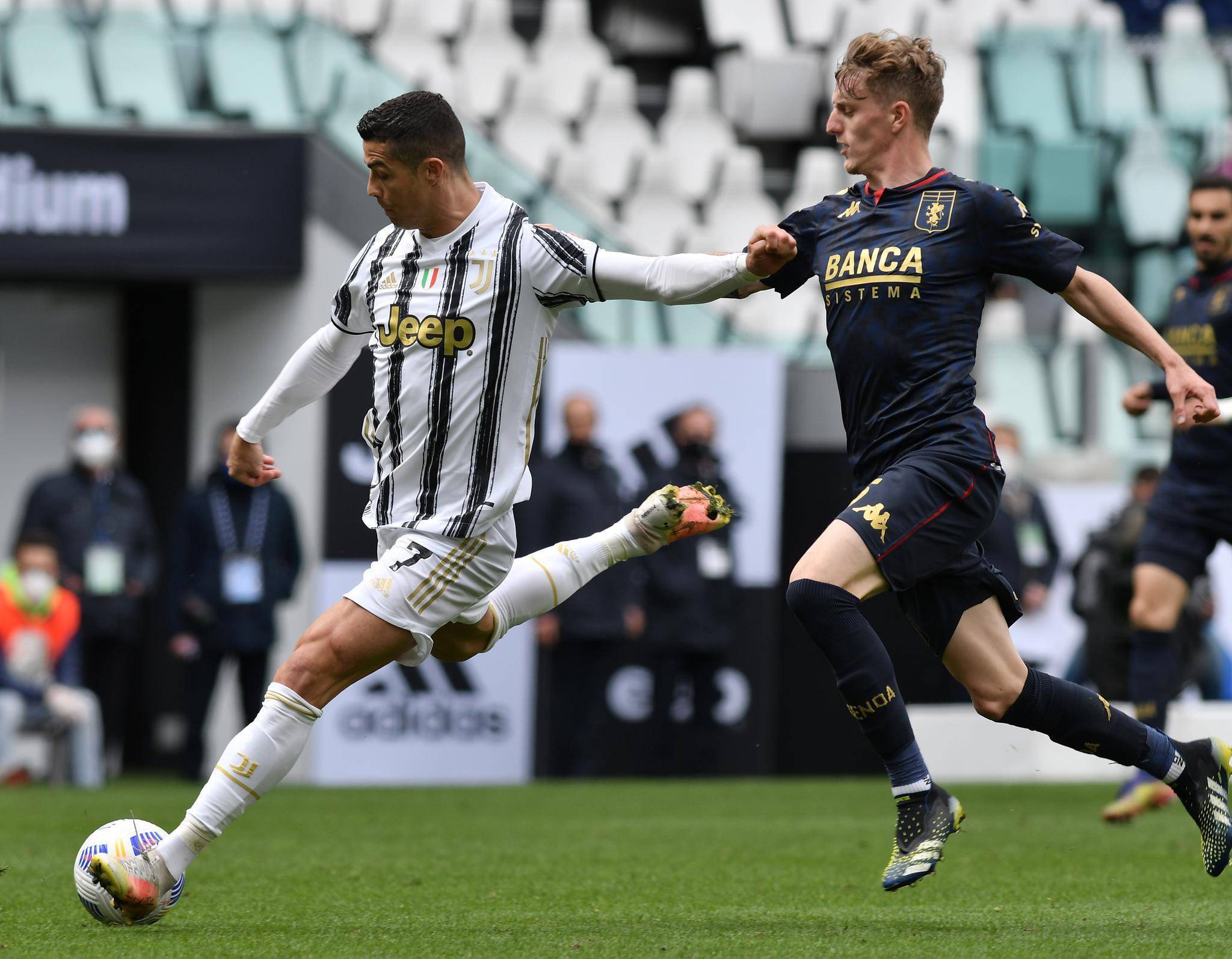 关于夏季联赛战况:拜仁慕尼黑防线稳固,尤文图斯进攻受阻,爱德华兹成最佳的信息